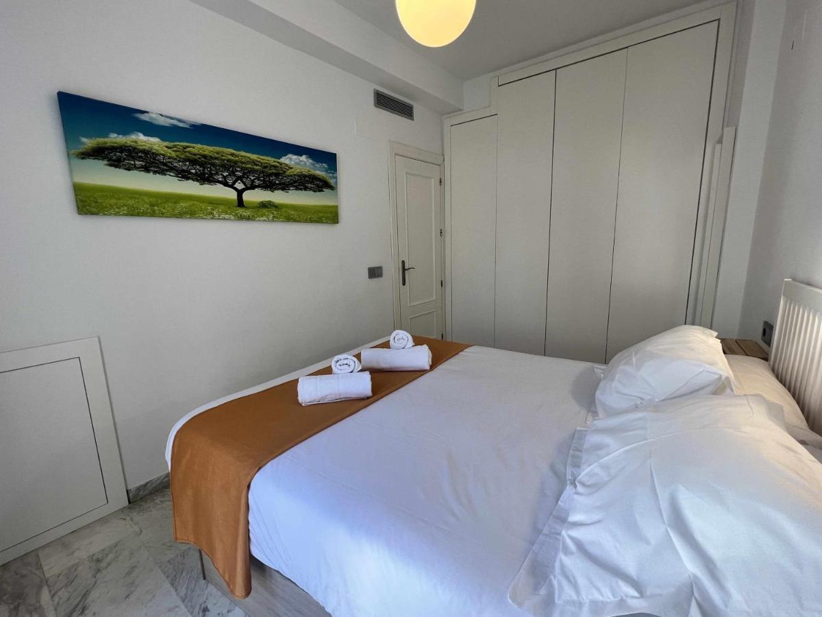 Atico San Bernardo Terraza Y Parking Incluido Apartment Seville Luaran gambar